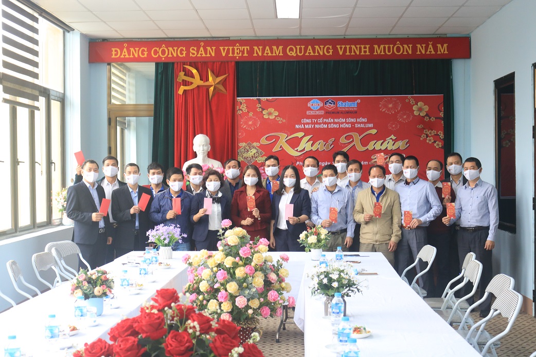 Lễ khai xuân đầu năm mới của Công ty Cổ phần nhôm Sông Hồng