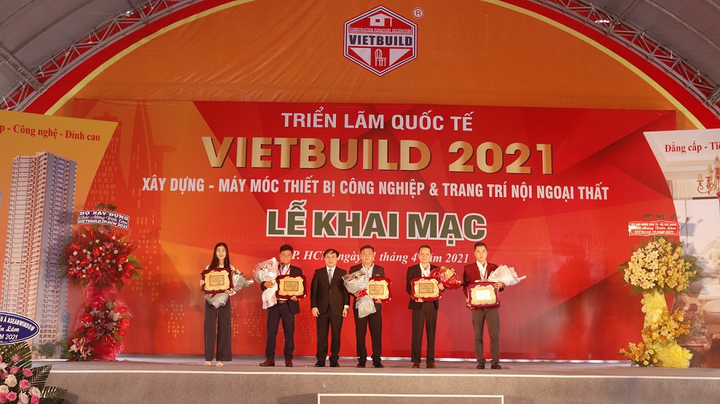 Công ty cổ phần nhôm Sông Hồng nhà tài trợ chính tại sự kiện Vietbuild Hồ Chí Minh 2021